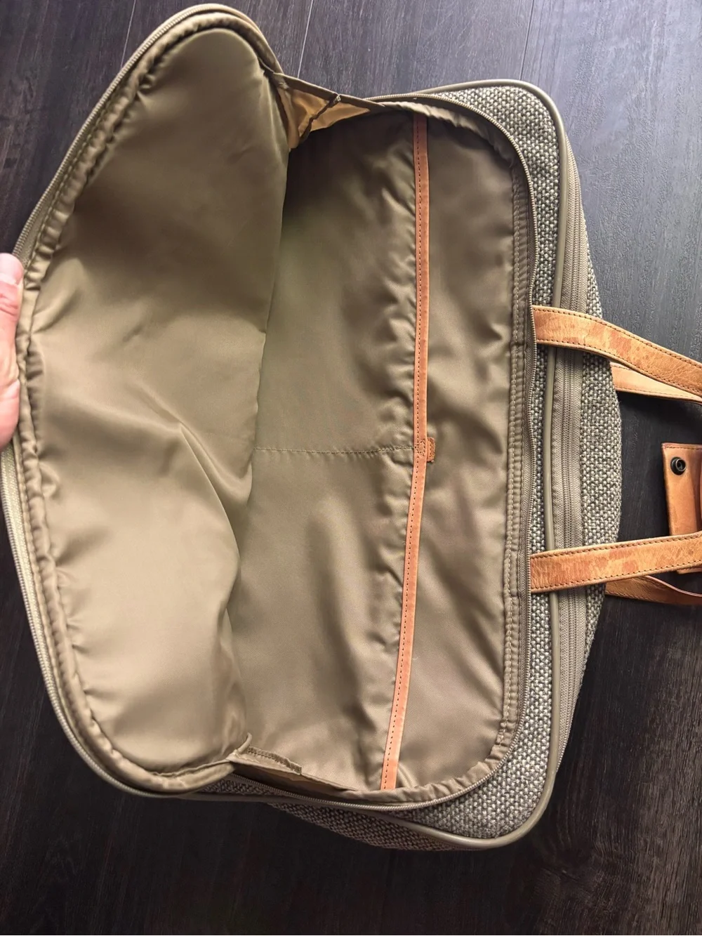 Vintage Hartmann Luggage Tweed Leather Travel Weekend  Bag w/ Name Tag
